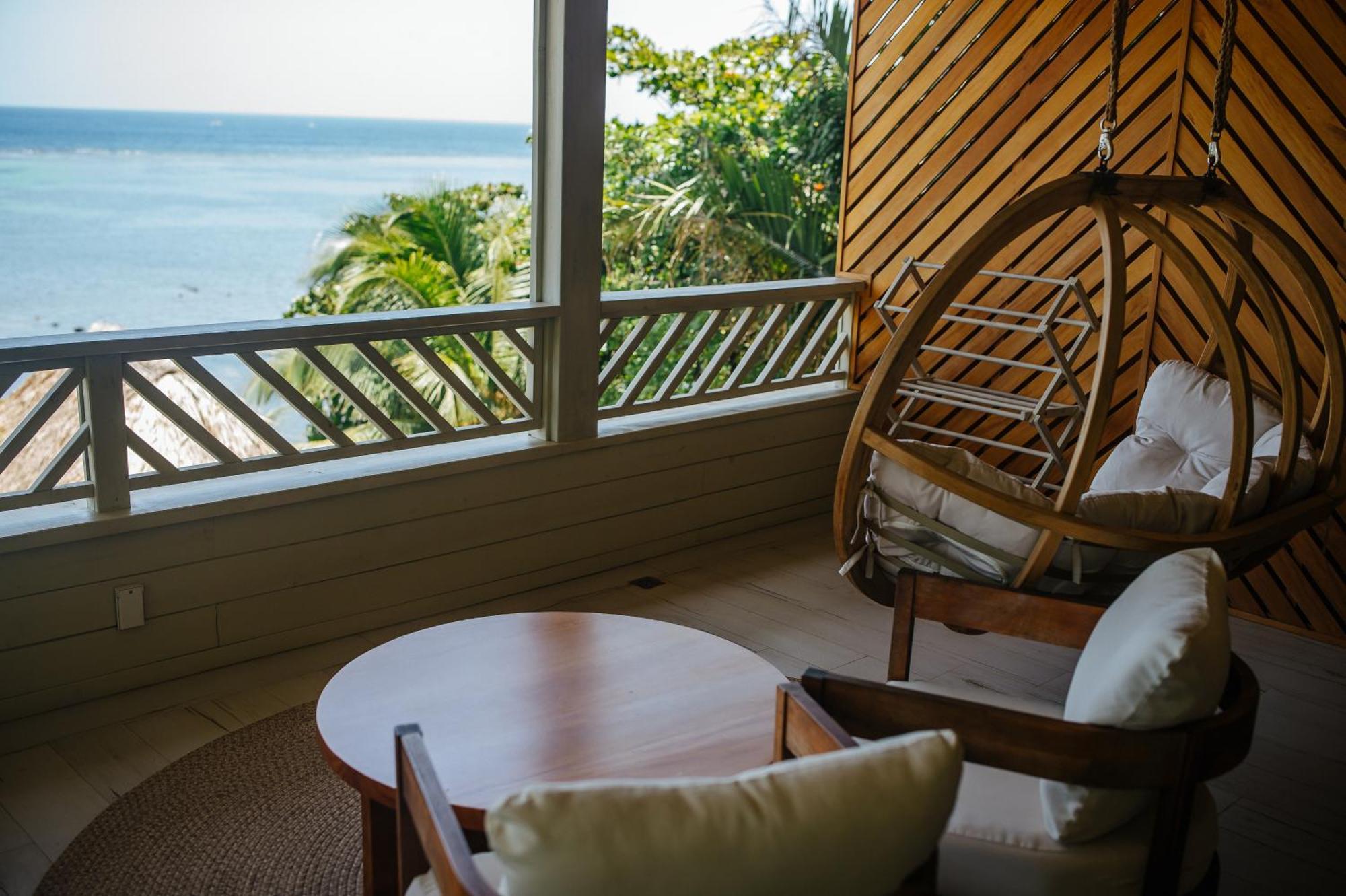Tranquilseas Eco Lodge & Dive Center Сэнди-Бей Экстерьер фото